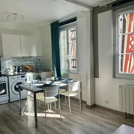 Le Coignebert Apartment